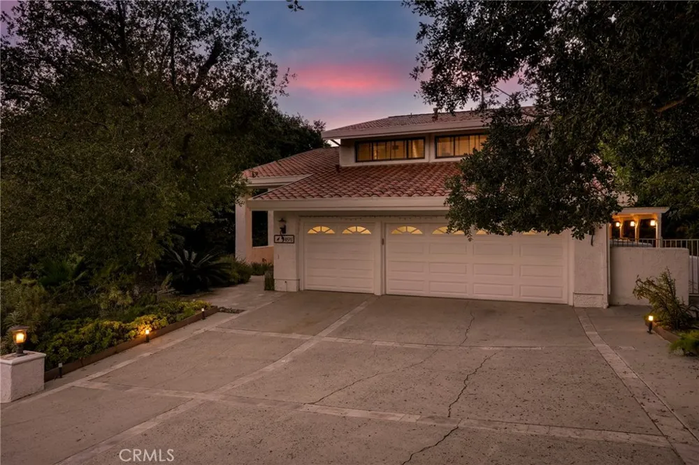 24523 Park Granada Calabasas, CA 91302
