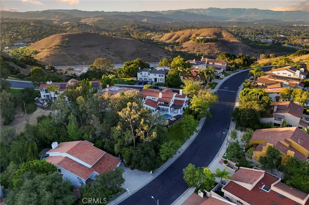 24523 Park Granada Calabasas, CA 91302