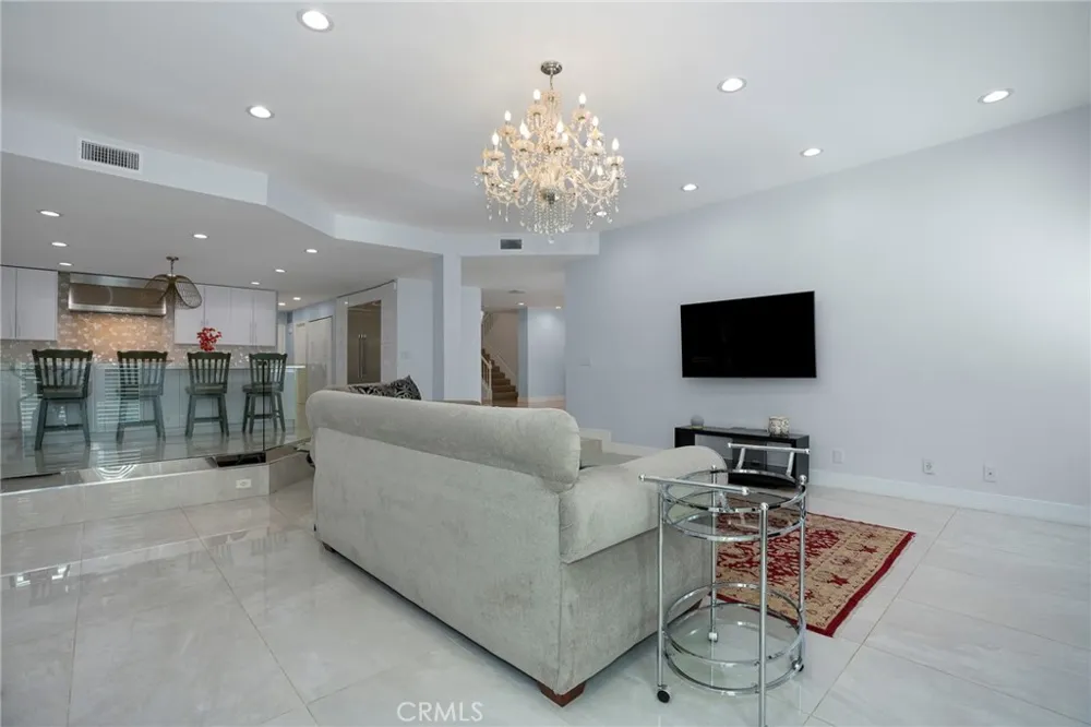 24523 Park Granada Calabasas, CA 91302