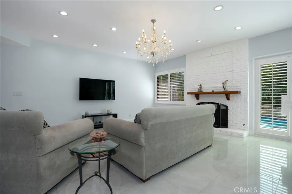 24523 Park Granada Calabasas, CA 91302