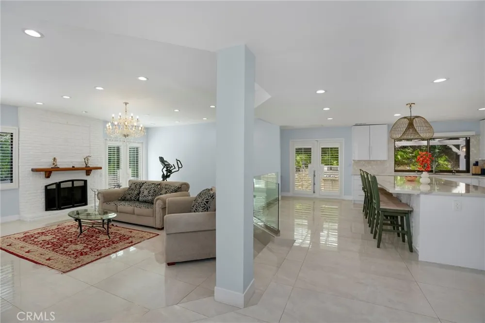 24523 Park Granada Calabasas, CA 91302