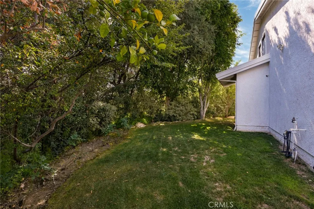 24523 Park Granada Calabasas, CA 91302