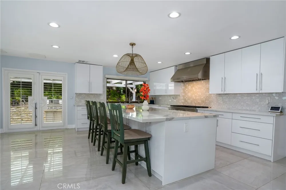 24523 Park Granada Calabasas, CA 91302