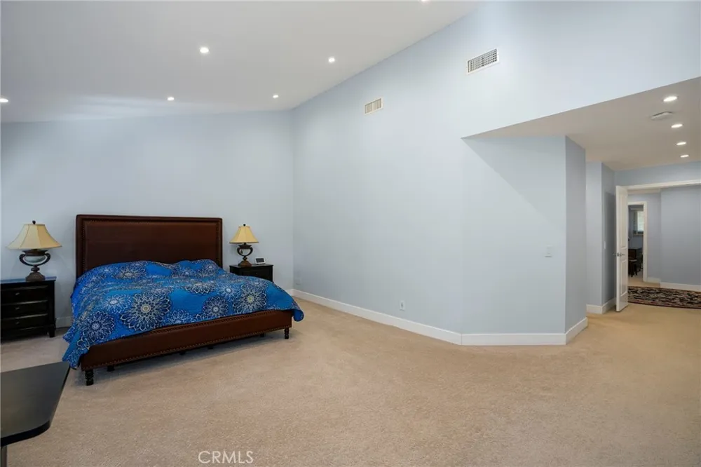24523 Park Granada Calabasas, CA 91302