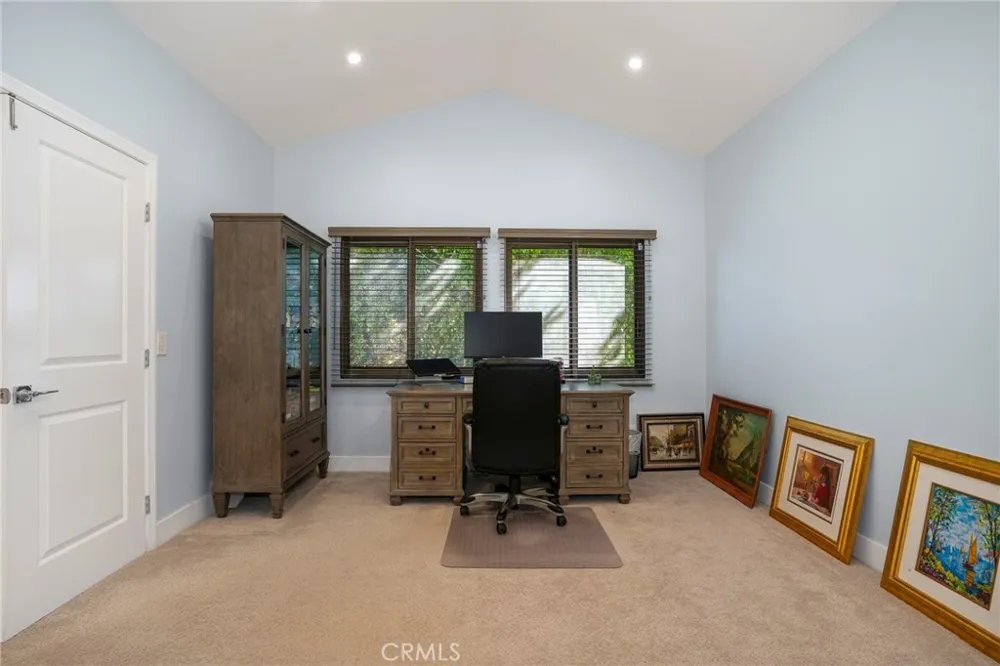 24523 Park Granada Calabasas, CA 91302