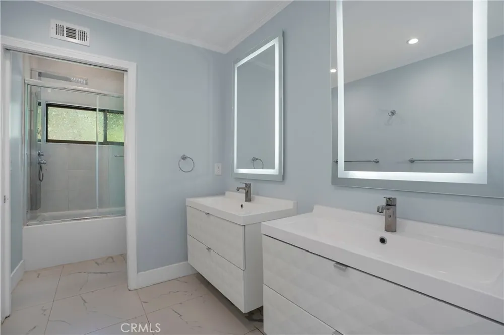 24523 Park Granada Calabasas, CA 91302
