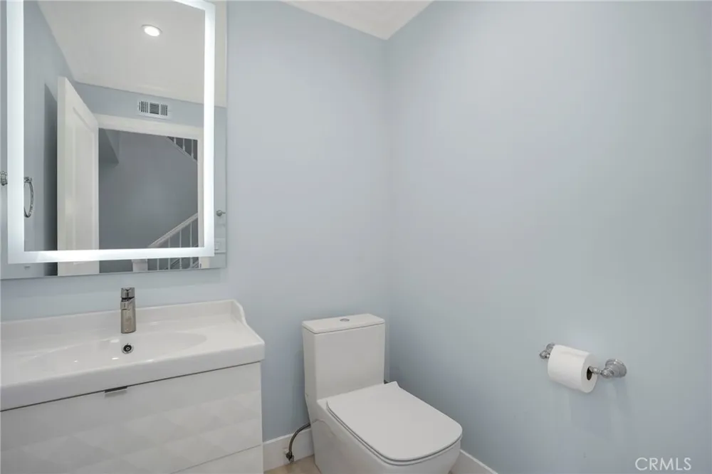 24523 Park Granada Calabasas, CA 91302