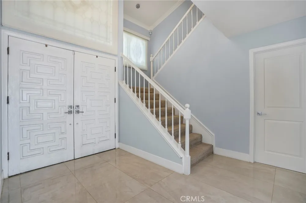 24523 Park Granada Calabasas, CA 91302