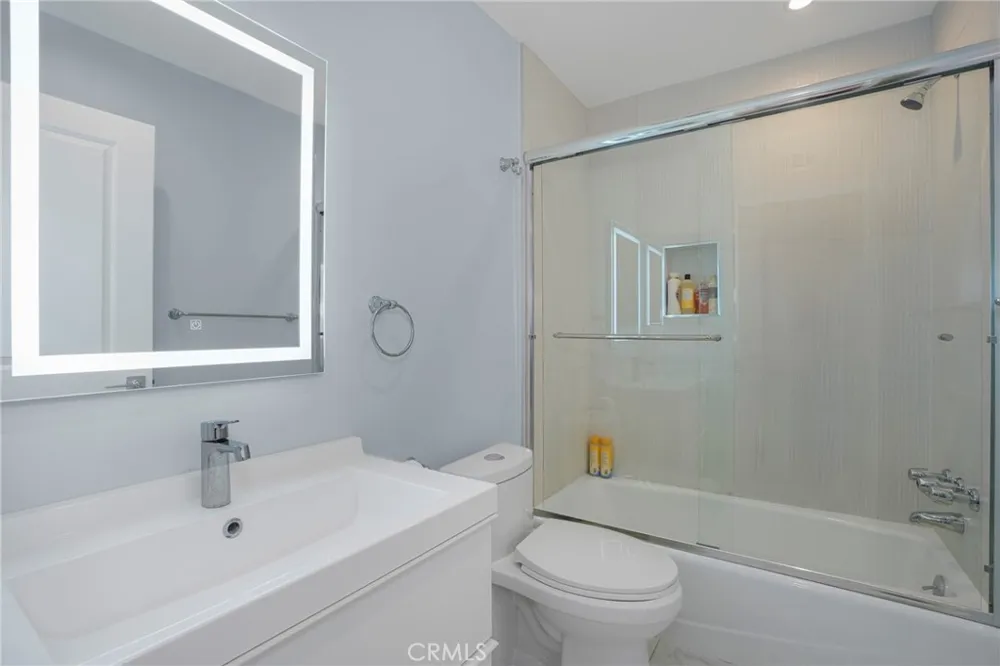 24523 Park Granada Calabasas, CA 91302