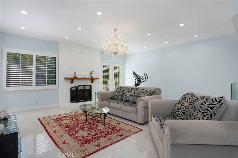 24523 Park Granada Calabasas, CA 91302
