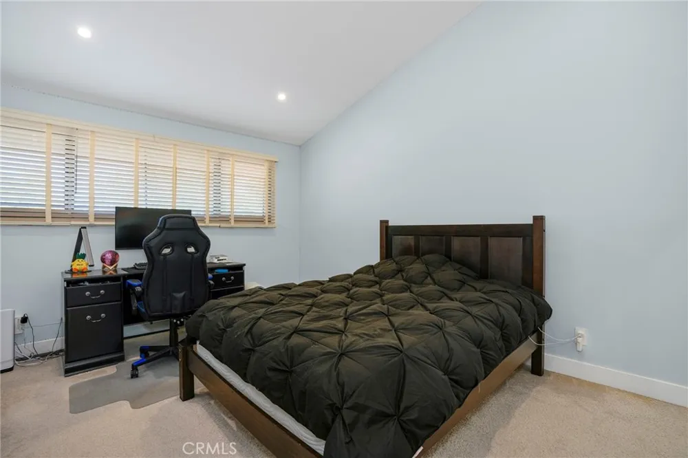 24523 Park Granada Calabasas, CA 91302