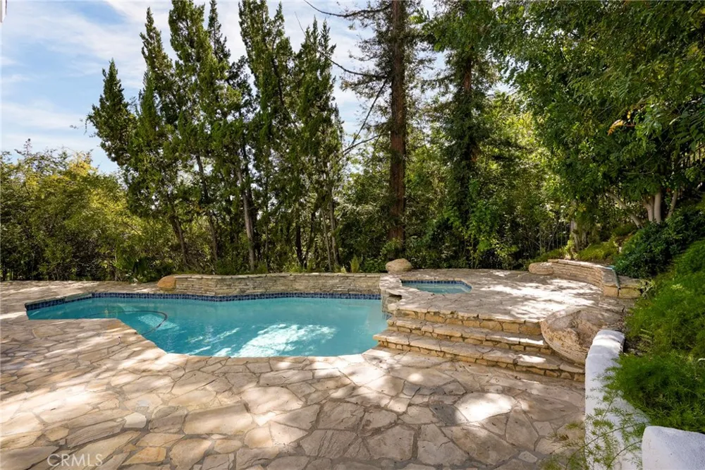 24523 Park Granada Calabasas, CA 91302