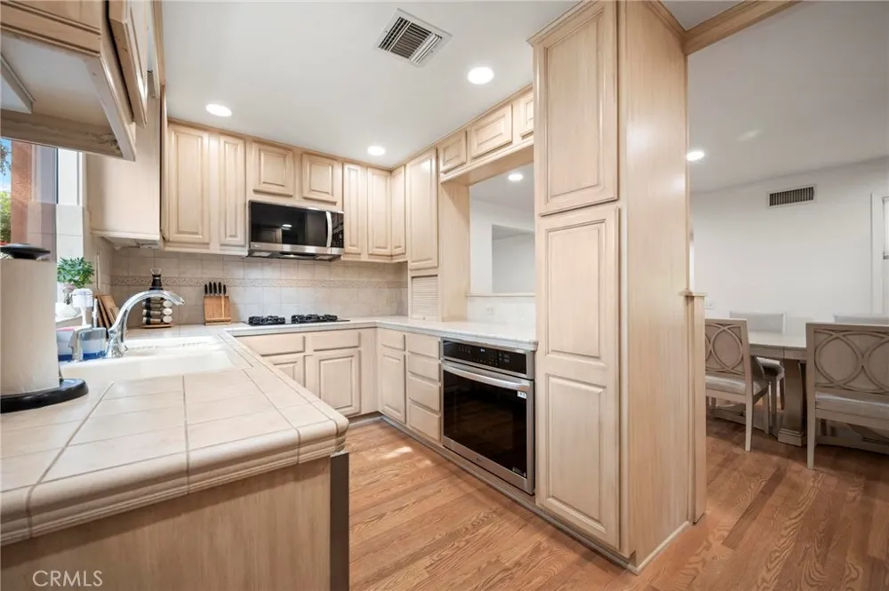 18543 Chatsworth Porter Ranch, CA 91326