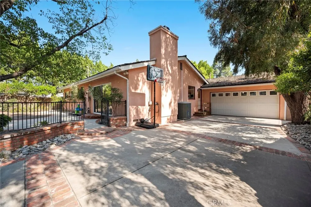 18543 Chatsworth Porter Ranch, CA 91326