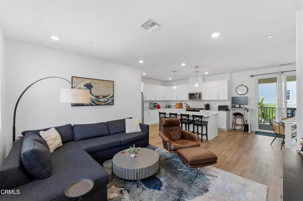2364 Haley Point Drive #102 Ventura, CA 93003