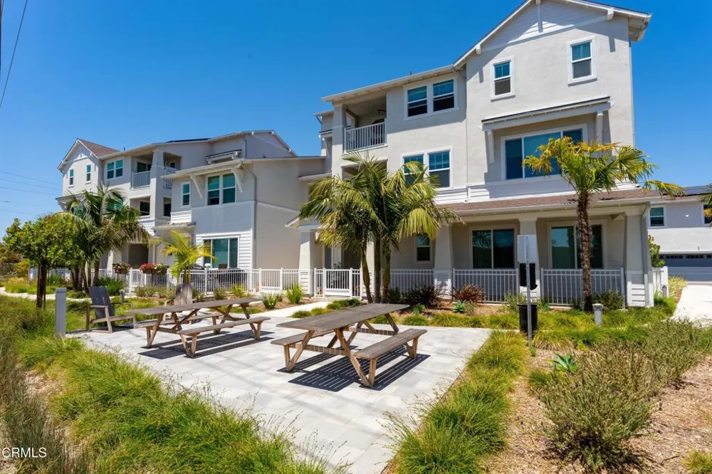 2364 Haley Point Drive #102 Ventura, CA 93003