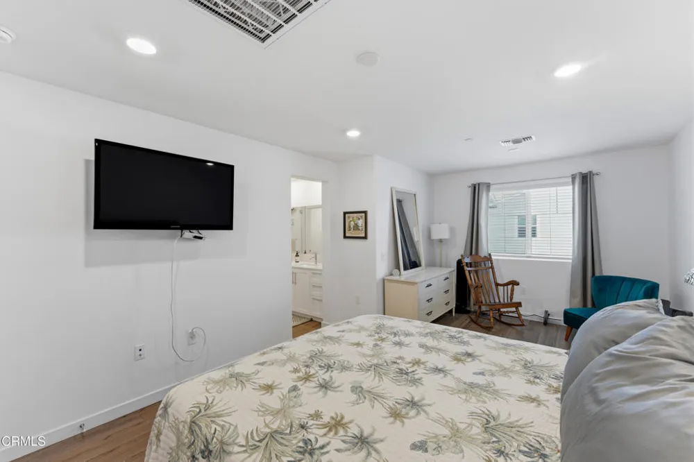 2364 Haley Point Drive #102 Ventura, CA 93003