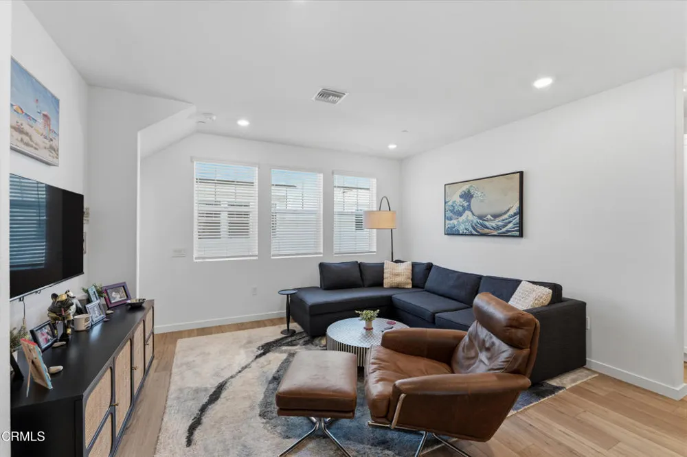 2364 Haley Point Drive #102 Ventura, CA 93003