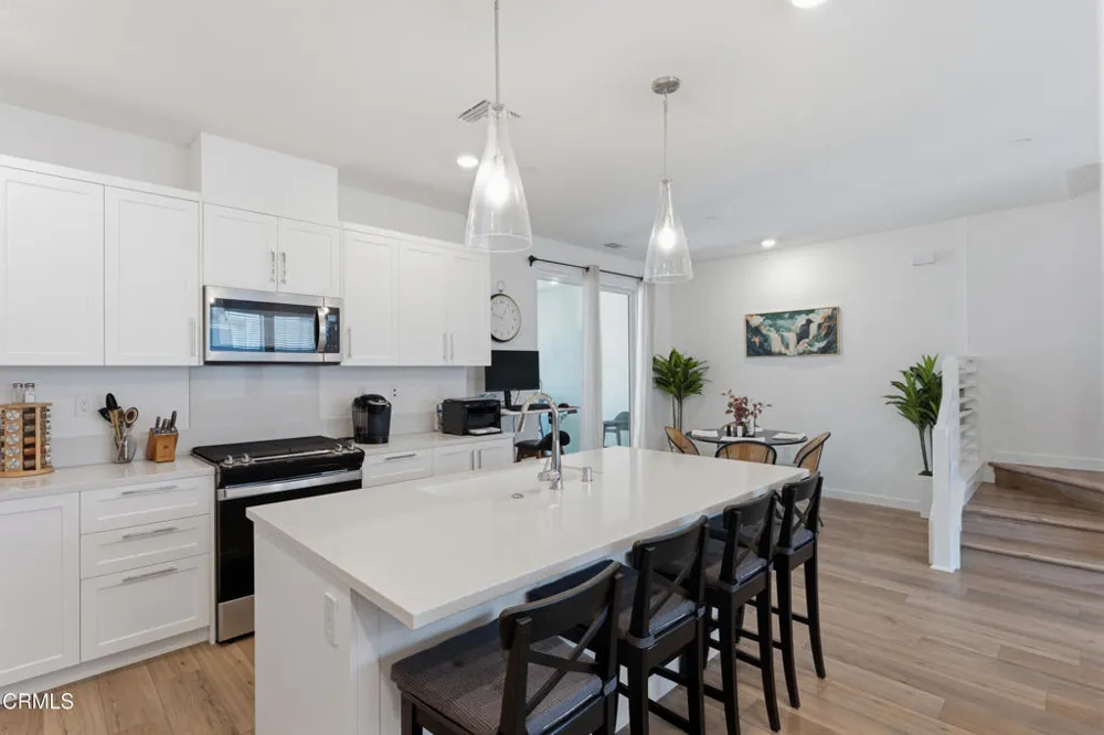 2364 Haley Point Drive #102 Ventura, CA 93003