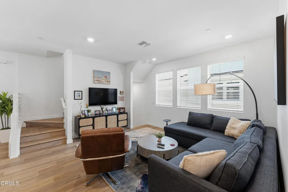 2364 Haley Point Drive #102 Ventura, CA 93003