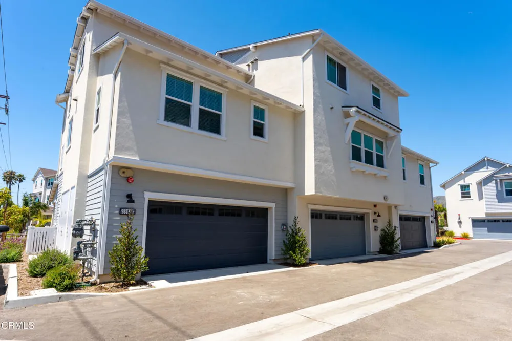 2364 Haley Point Drive #102 Ventura, CA 93003