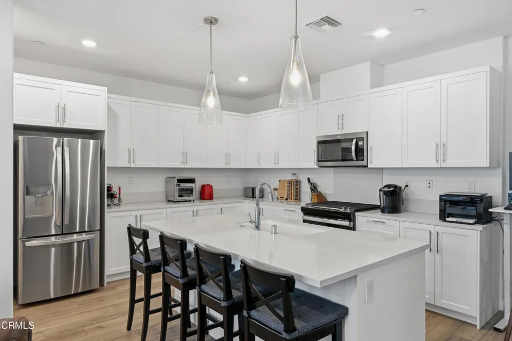 2364 Haley Point Drive #102 Ventura, CA 93003