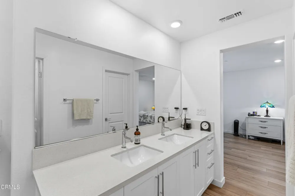 2364 Haley Point Drive #102 Ventura, CA 93003