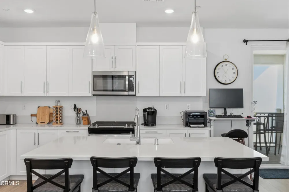 2364 Haley Point Drive #102 Ventura, CA 93003