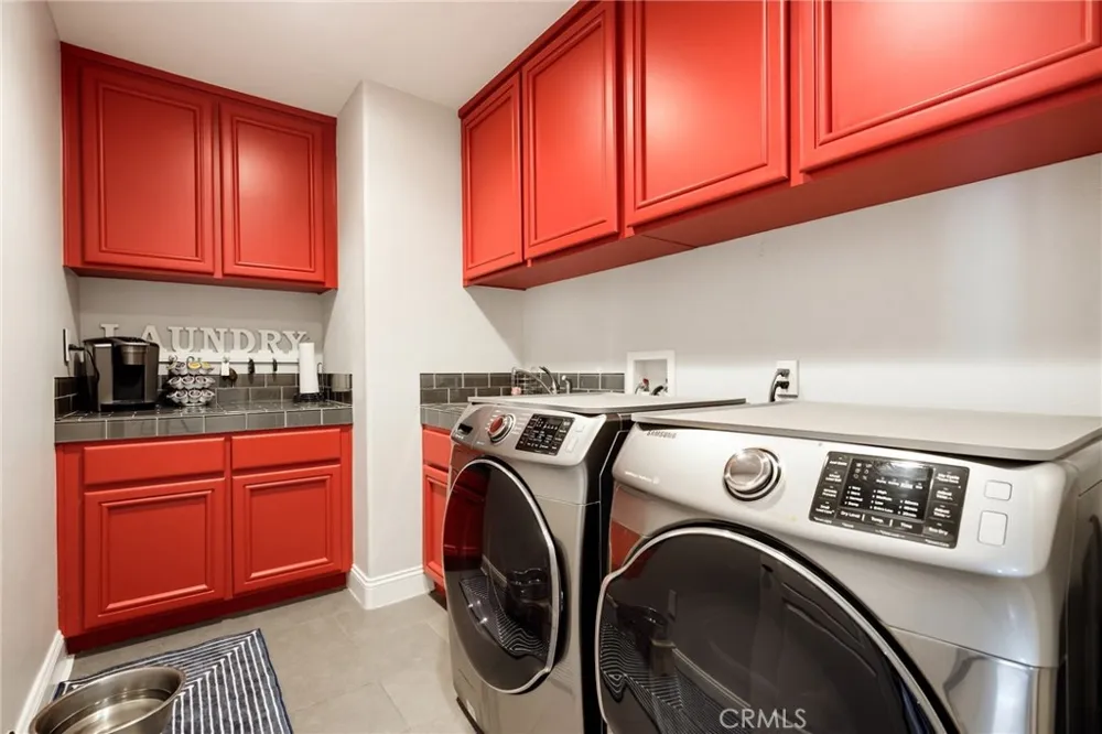 22312 Delia Court Calabasas, CA 91302