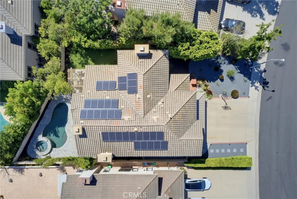 22312 Delia Court Calabasas, CA 91302