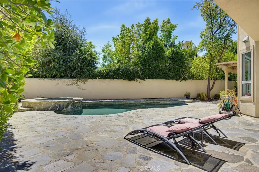 22312 Delia Court Calabasas, CA 91302
