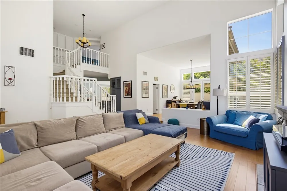 22312 Delia Court Calabasas, CA 91302