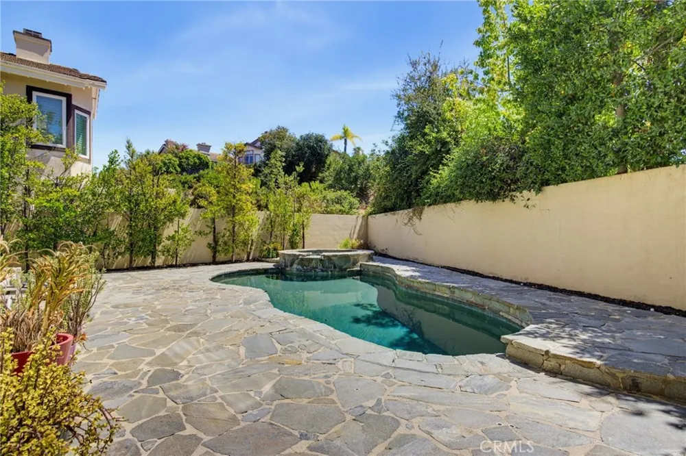 22312 Delia Court Calabasas, CA 91302