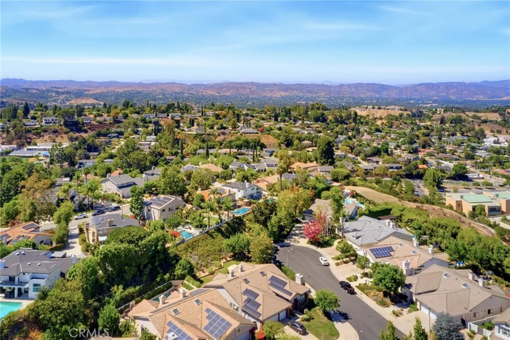 22312 Delia Court Calabasas, CA 91302