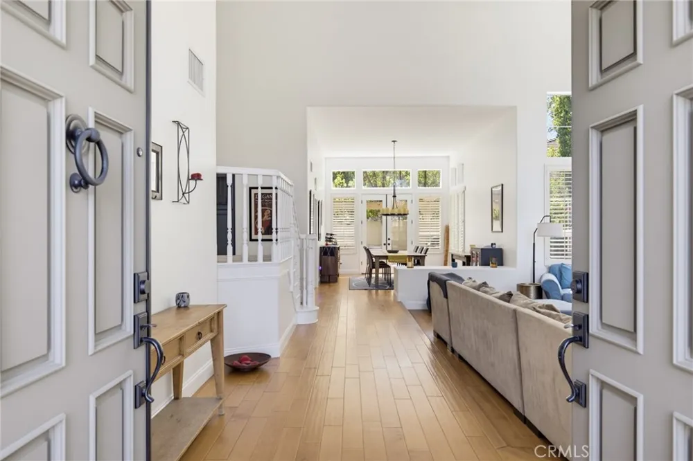22312 Delia Court Calabasas, CA 91302