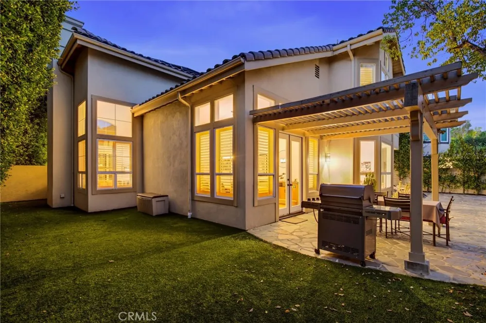 22312 Delia Court Calabasas, CA 91302