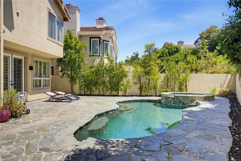 22312 Delia Court Calabasas, CA 91302