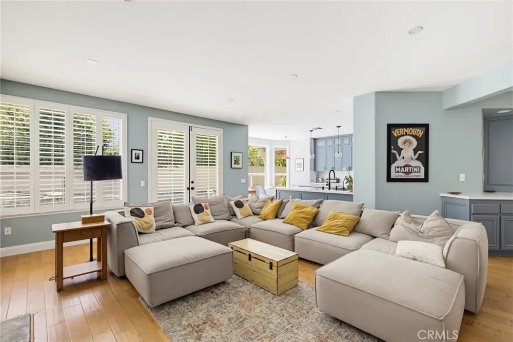 22312 Delia Court Calabasas, CA 91302