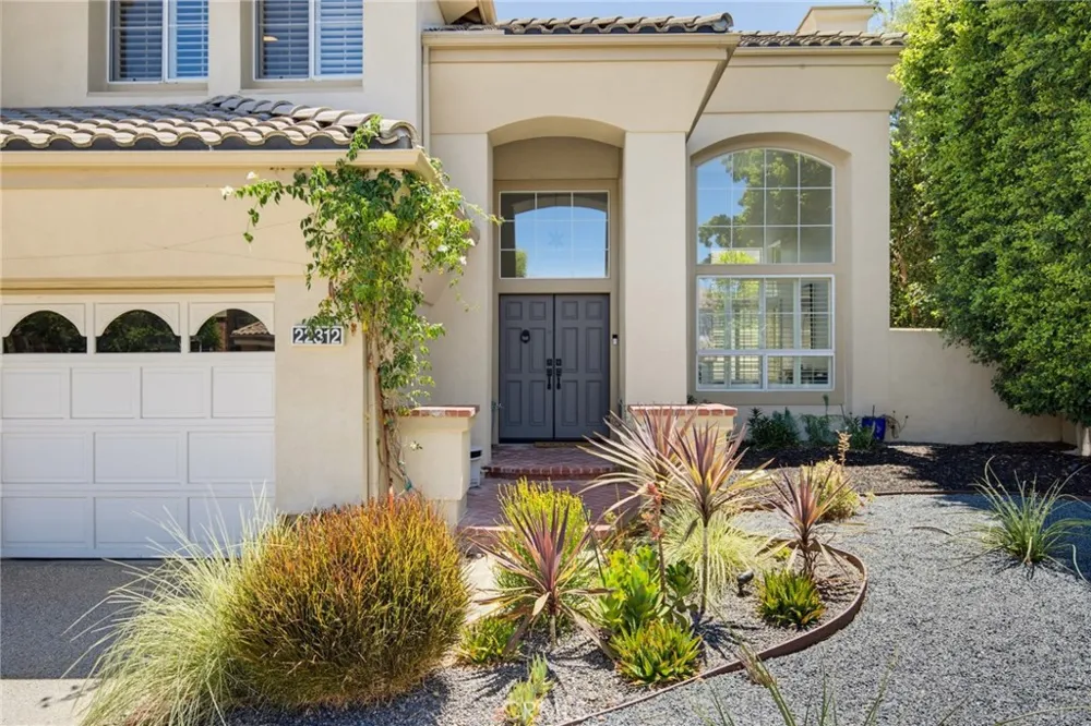22312 Delia Court Calabasas, CA 91302