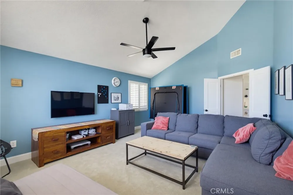 22312 Delia Court Calabasas, CA 91302