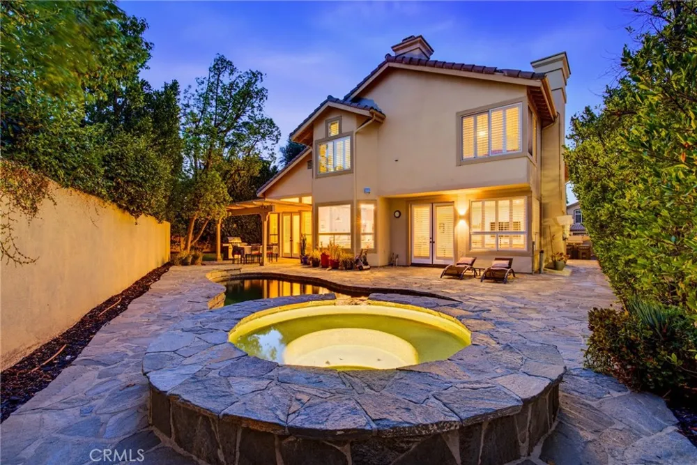 22312 Delia Court Calabasas, CA 91302