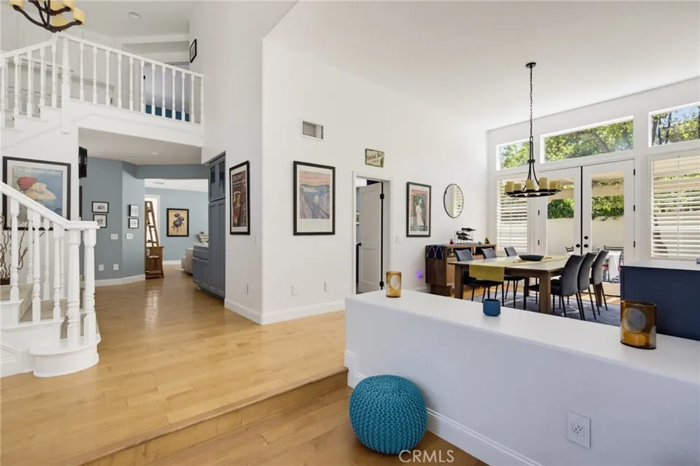 22312 Delia Court Calabasas, CA 91302