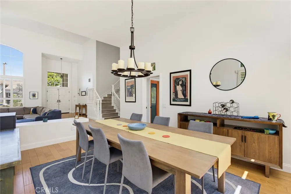 22312 Delia Court Calabasas, CA 91302