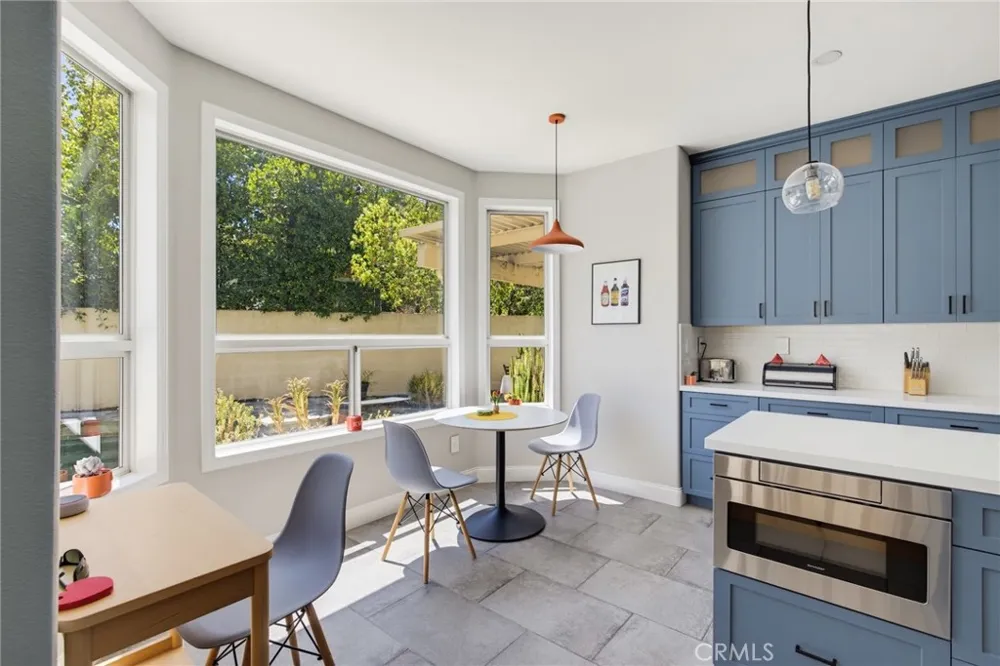22312 Delia Court Calabasas, CA 91302