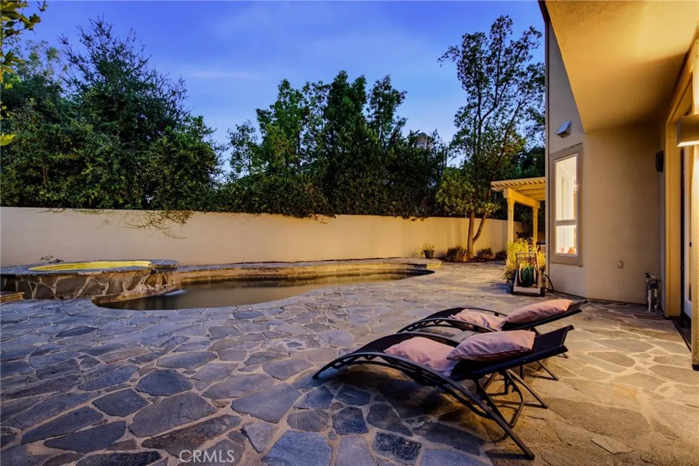 22312 Delia Court Calabasas, CA 91302