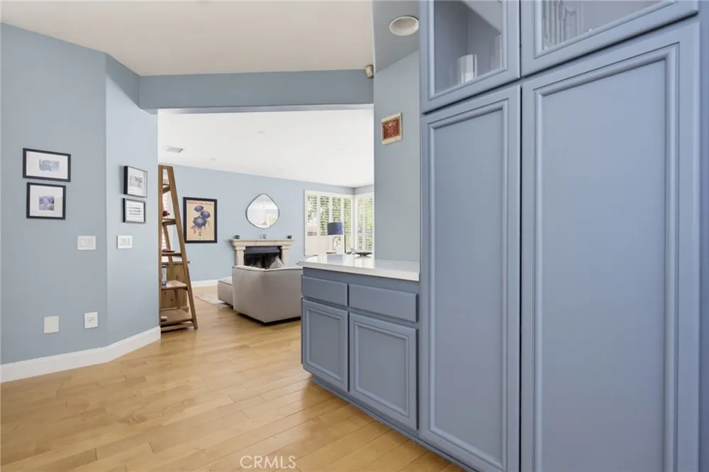 22312 Delia Court Calabasas, CA 91302