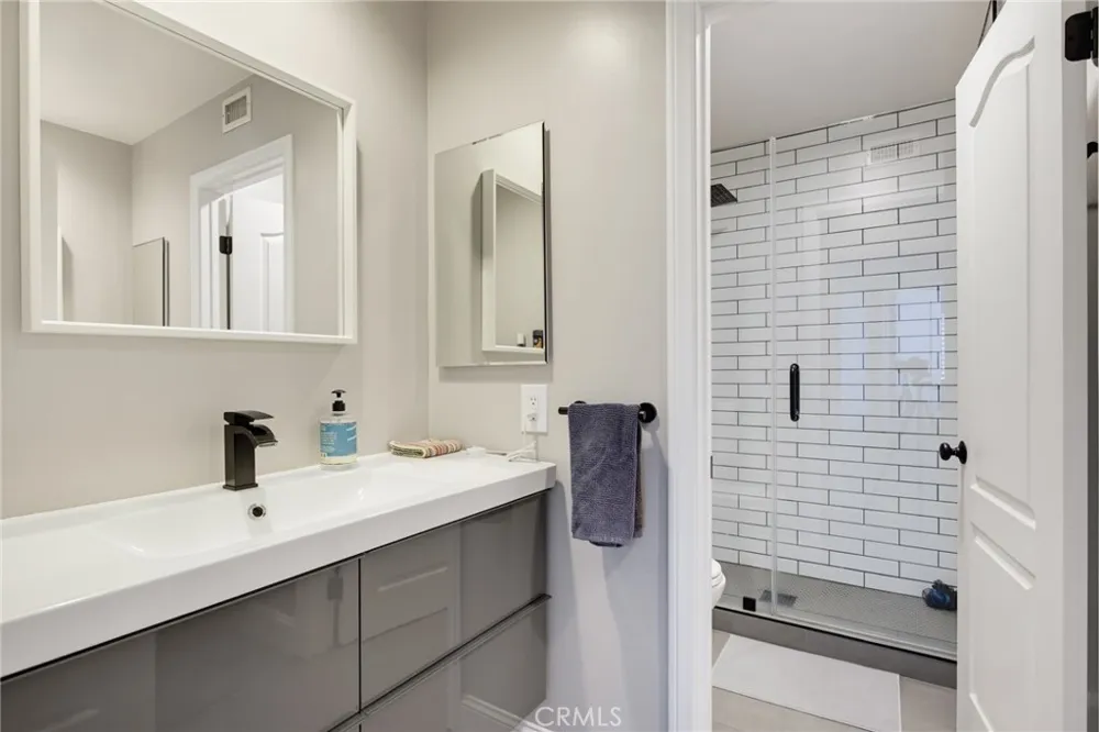 22312 Delia Court Calabasas, CA 91302