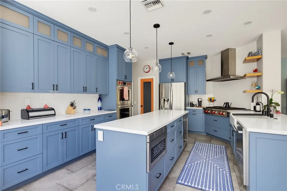 22312 Delia Court Calabasas, CA 91302