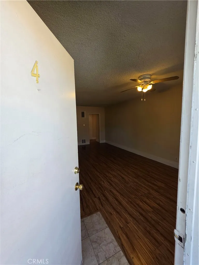 1035 Western #4 Glendale, CA 91201