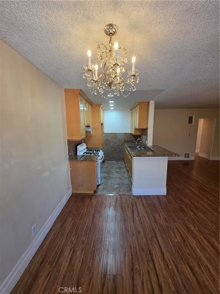 1035 Western #4 Glendale, CA 91201
